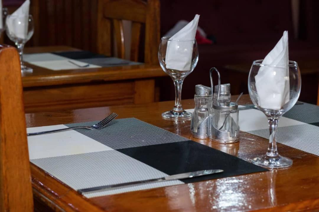 Hotel Le Printemps Douala Buitenkant foto