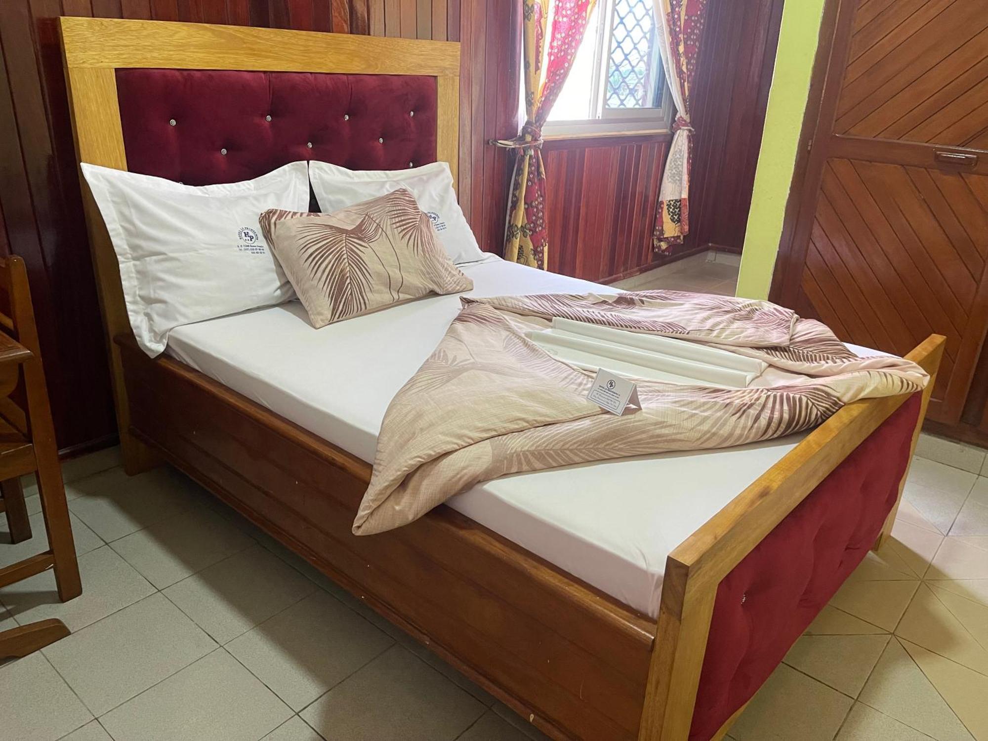 Hotel Le Printemps Douala Buitenkant foto